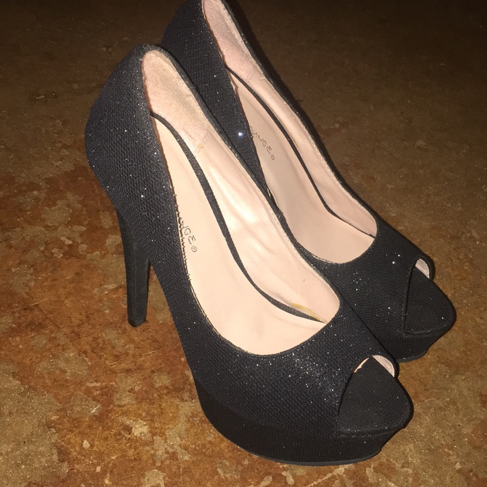 Cute Sparkly Black Heels!